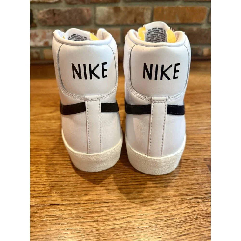 Nike Blazer Mid ’77 VNTG White Black Men’s 9 Women’s 10.5 BQ6806-100